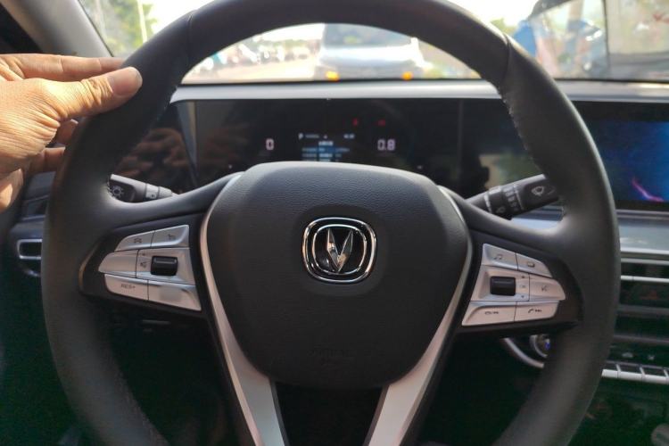 Used CHANGAN Eado 2020 PLUS Blue Whale NE 1.4T GDI DCT Prestige Model Steering Wheel