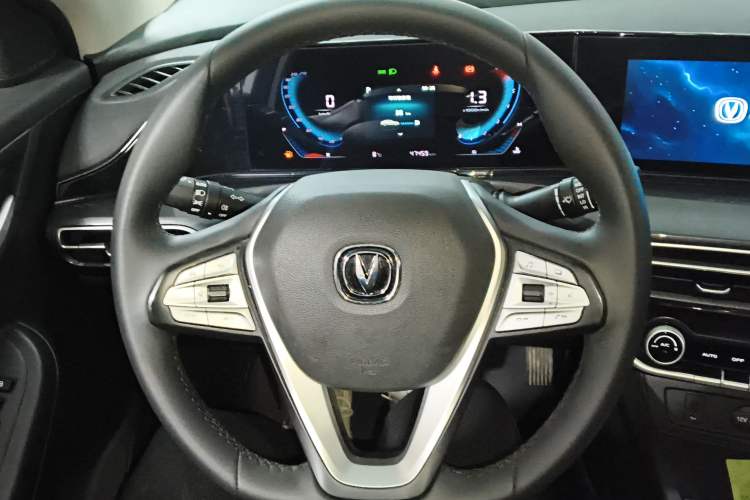 Used CHANGAN Eado 2020 PLUS 1.6L GDI Automatic Luxury Model Steering Wheel