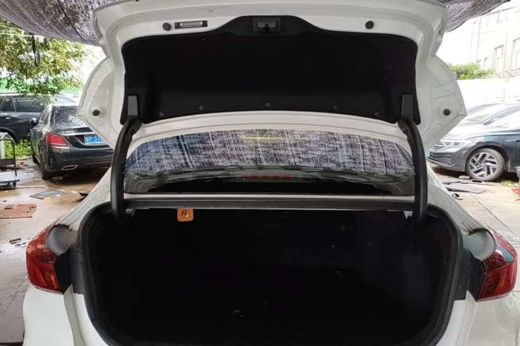 Used CHANGAN Eado 2020 PLUS Blue Whale NE 1.4T GDI DCT Prestige Model Trunk