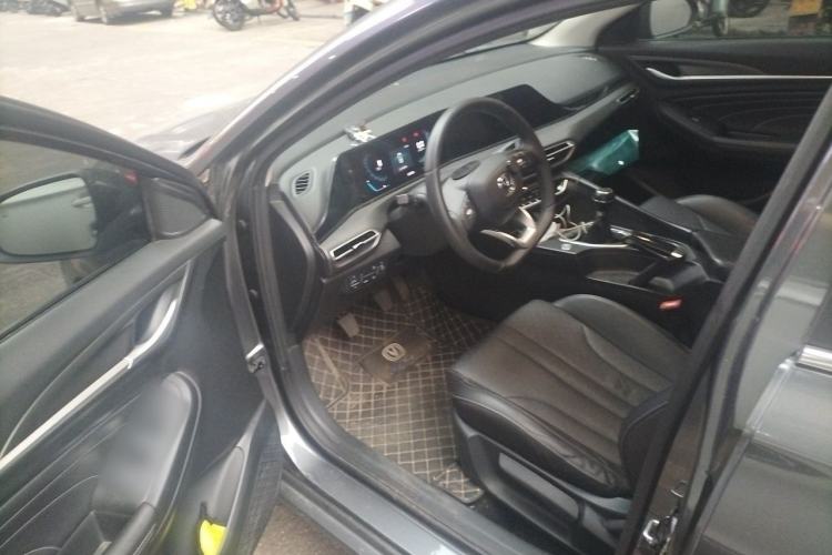 Used CHANGAN Eado 2021 PLUS 1.6L GDI Manual Luxury Model Driver Seat