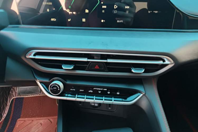Used CHANGAN Eado 2021 PLUS Blue Whale NE 1.4T GDI DCT Prestige Model Audio And AC Panel