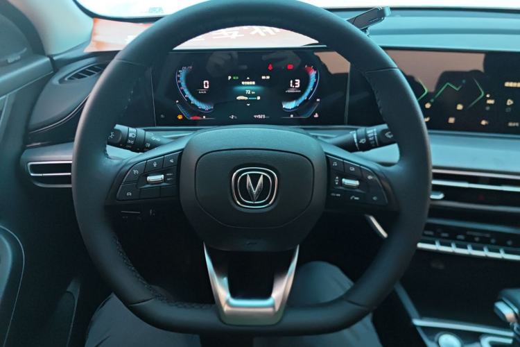 Used CHANGAN Eado 2021 PLUS Blue Whale NE 1.4T GDI DCT Prestige Model Steering Wheel