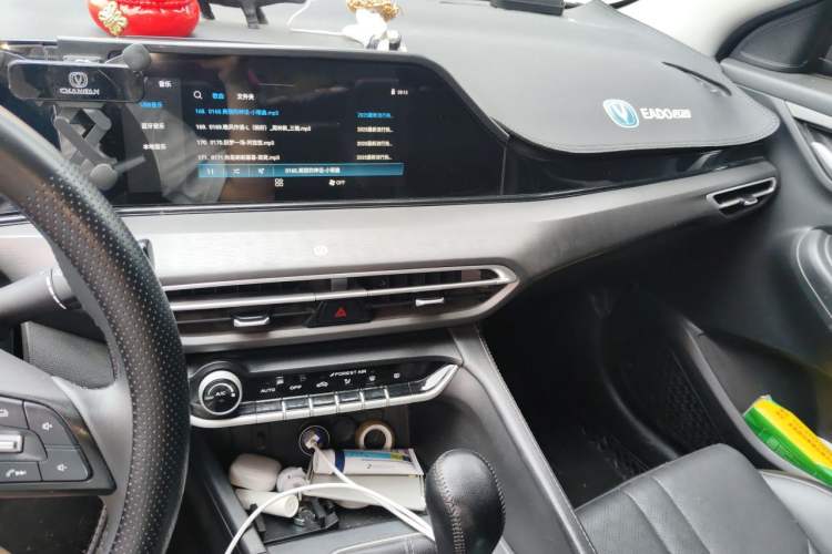 Used CHANGAN Eado 2021 PLUS 1.6L GDI Manual Luxury Model Audio And AC Panel