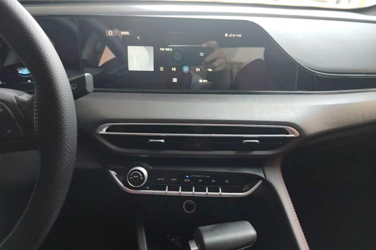 Used CHANGAN Eado 2021 PLUS Blue Whale NE 1.4T GDI DCT Prestige Model Audio And AC Panel