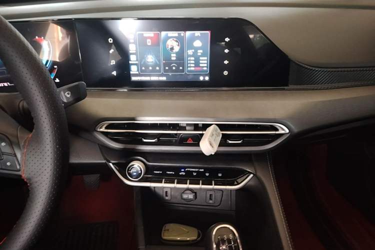 Used CHANGAN Eado 2021 PLUS 1.6L GDI Manual Elite Model Audio And AC Panel