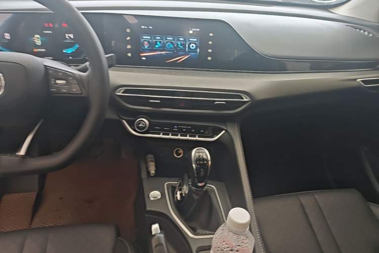 Used CHANGAN Eado 2021 PLUS 1.6L GDI Manual Elite Model Audio And AC Panel