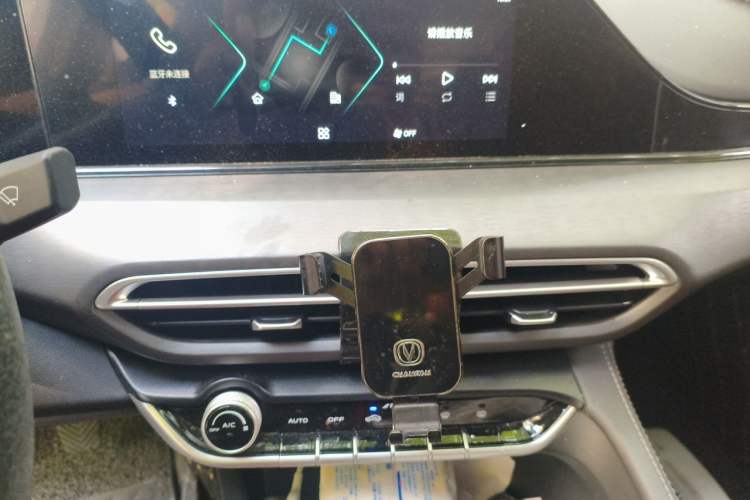 Used CHANGAN Eado 2021 PLUS 1.6L GDI Manual Luxury Model Audio And AC Panel