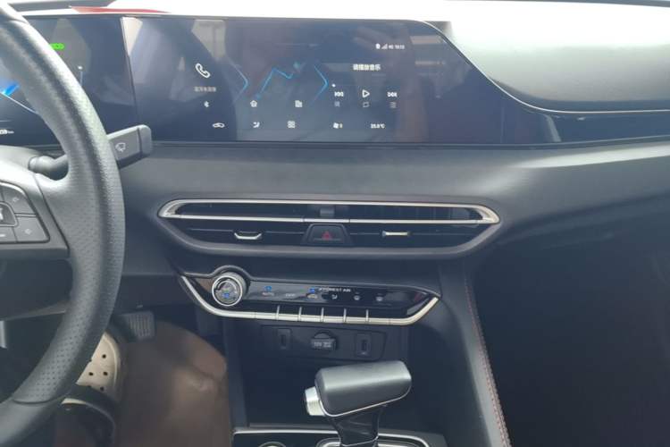 Used CHANGAN Eado 2021 PLUS Blue Whale NE 1.4T GDI DCT Flagship Model Audio And AC Panel