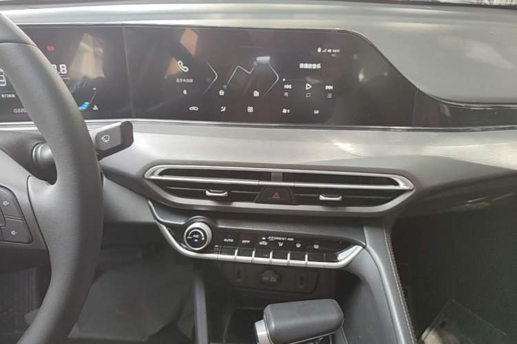 Used CHANGAN Eado 2021 PLUS Blue Whale NE 1.4T GDI DCT Prestige Model Audio And AC Panel