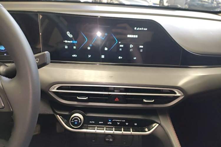 Used CHANGAN Eado 2021 PLUS Blue Whale NE 1.4T GDI DCT Prestige Model Audio And AC Panel