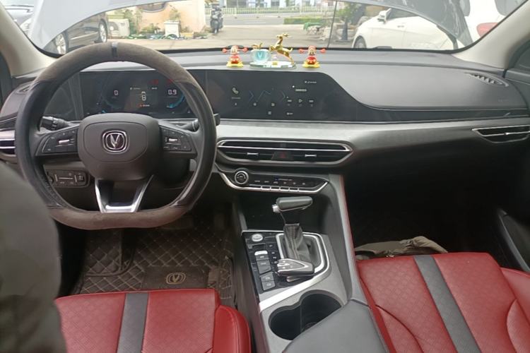 Used CHANGAN Eado 2021 PLUS Blue Whale NE 1.4T GDI DCT Prestige Model Center Console