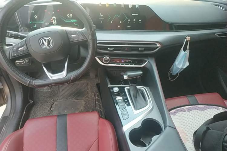 Used CHANGAN Eado 2021 PLUS Blue Whale NE 1.4T GDI DCT Flagship Model Center Console