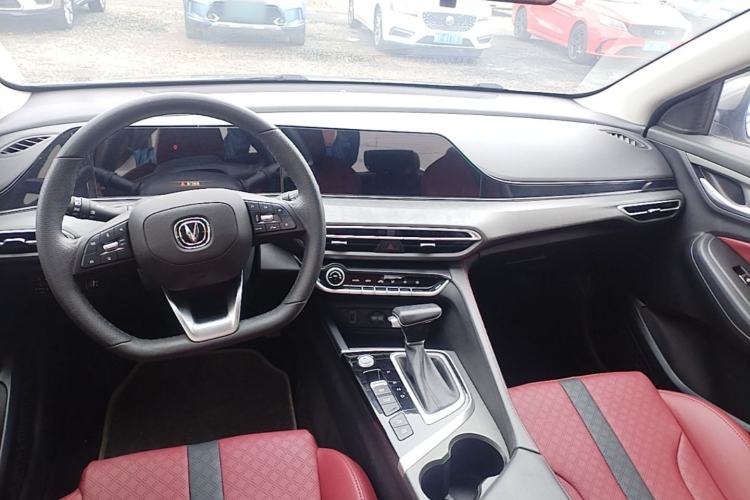 Used CHANGAN Eado 2021 PLUS Blue Whale NE 1.4T GDI DCT Flagship Model Center Console