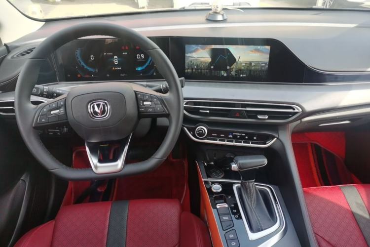 Used CHANGAN Eado 2021 PLUS Blue Whale NE 1.4T GDI DCT Prestige Model Center Console