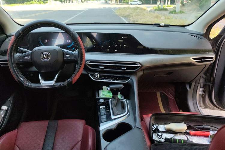 Used CHANGAN Eado 2021 PLUS Blue Whale NE 1.4T GDI DCT Prestige Model Center Console