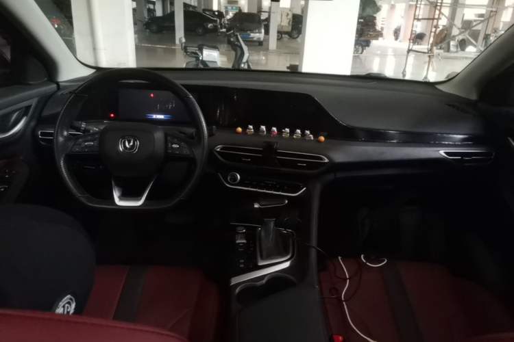Used CHANGAN Eado 2021 PLUS Blue Whale NE 1.4T GDI DCT Flagship Model Center Console