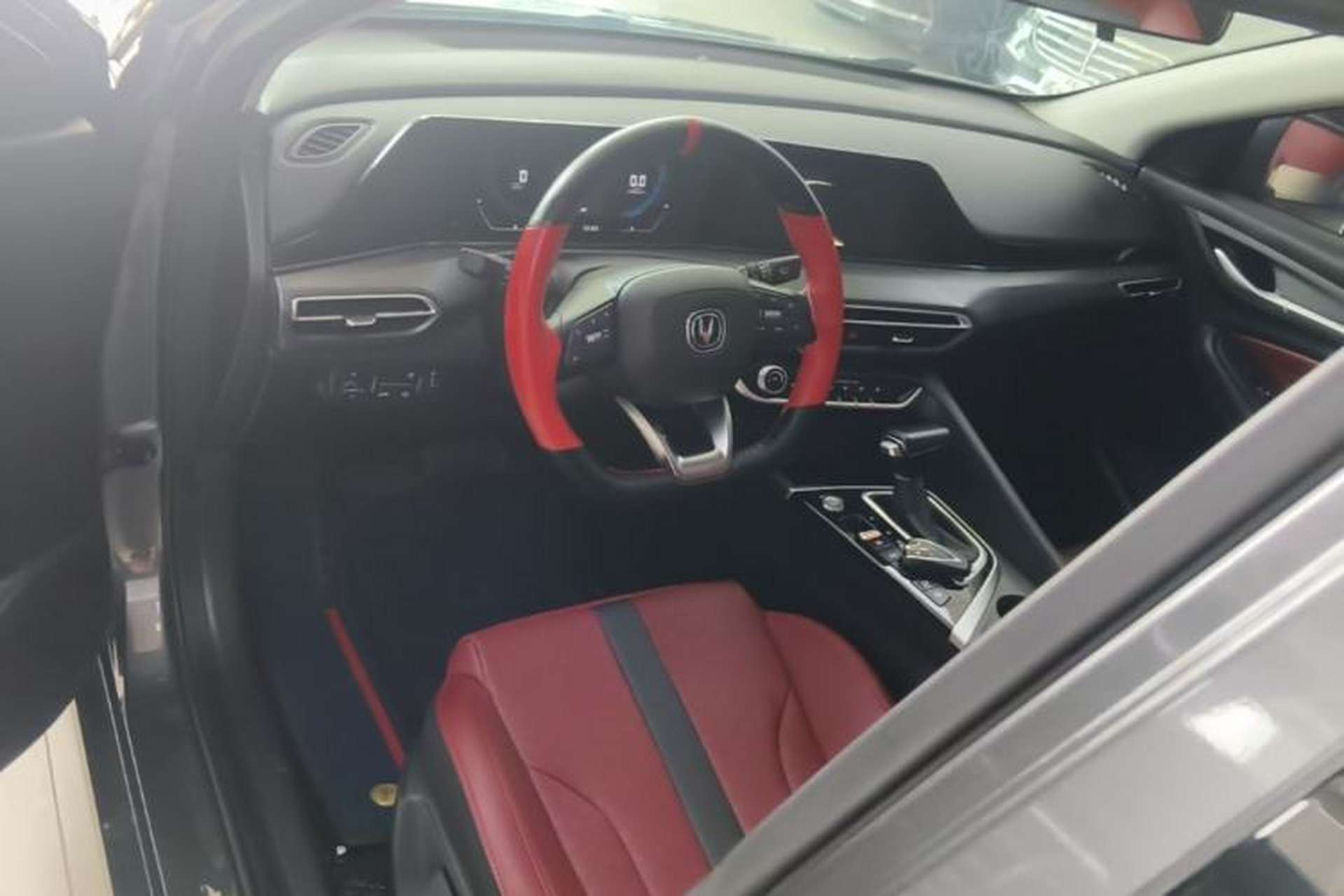 Used CHANGAN Eado 2021 PLUS Blue Whale NE 1.4T GDI DCT Prestige Model Center Console