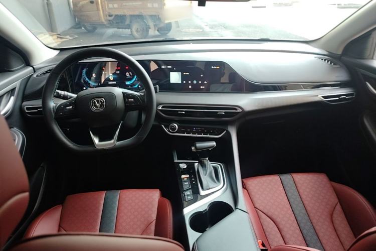 Used CHANGAN Eado 2021 PLUS Blue Whale NE 1.4T GDI DCT Prestige Model Center Console