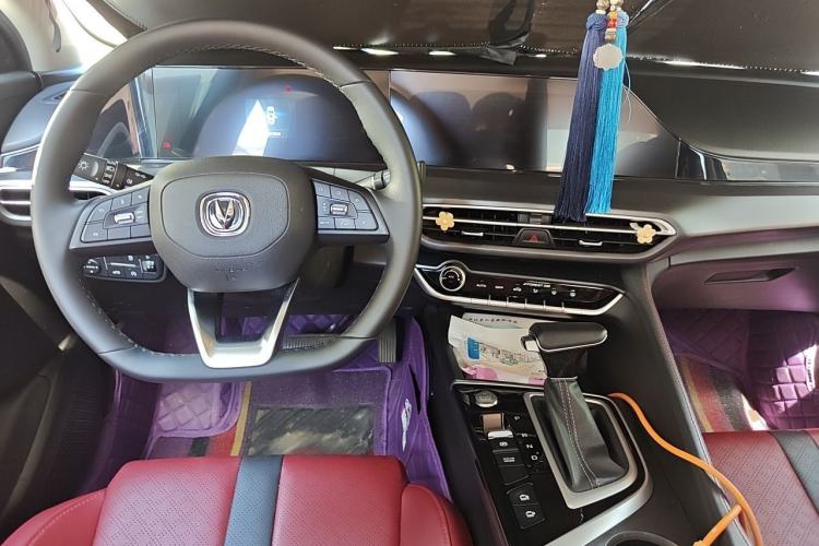 Used CHANGAN Eado 2021 PLUS Blue Whale NE 1.4T GDI DCT Prestige Model Center Console