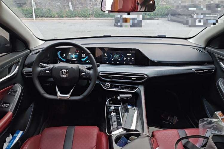 Used CHANGAN Eado 2021 PLUS Blue Whale NE 1.4T GDI DCT Prestige Model Center Console