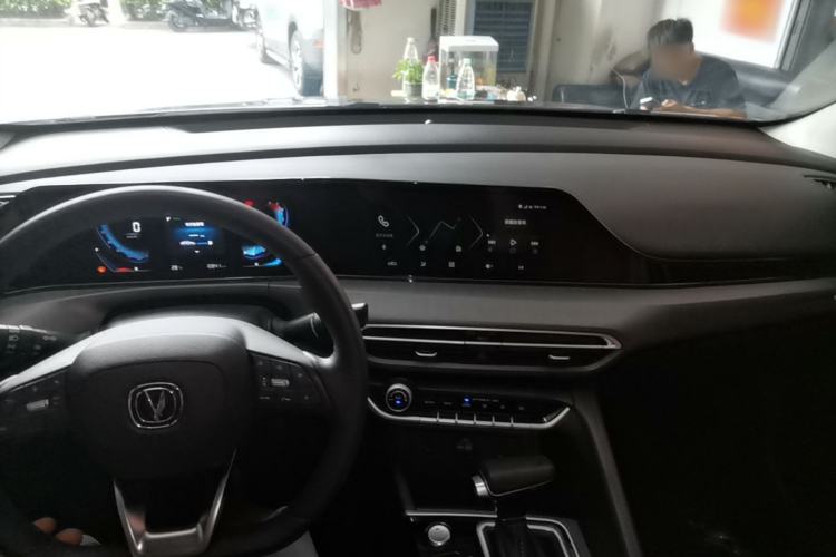 Used CHANGAN Eado 2021 PLUS Blue Whale NE 1.4T GDI DCT Prestige Model Center Console