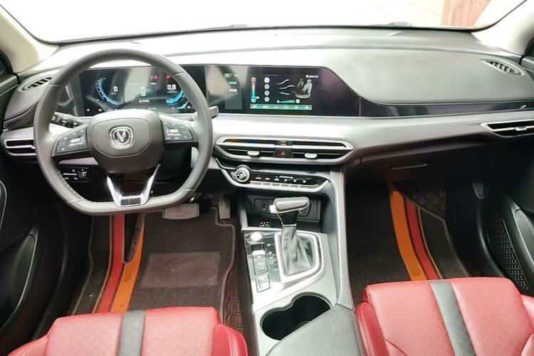 Used CHANGAN Eado 2021 PLUS Blue Whale NE 1.4T GDI DCT Prestige Model Center Console