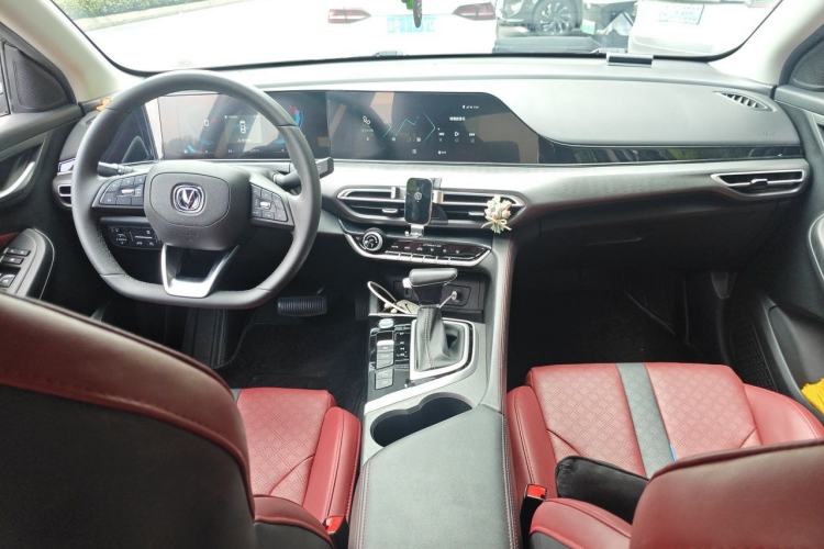 Used CHANGAN Eado 2021 PLUS Blue Whale NE 1.4T GDI DCT Prestige Model Center Console