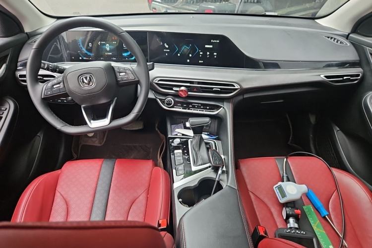 Used CHANGAN Eado 2021 PLUS Blue Whale NE 1.4T GDI DCT Prestige Model Center Console
