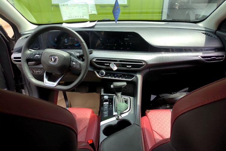 Used CHANGAN Eado 2021 PLUS Blue Whale NE 1.4T GDI DCT Prestige Model Center Console