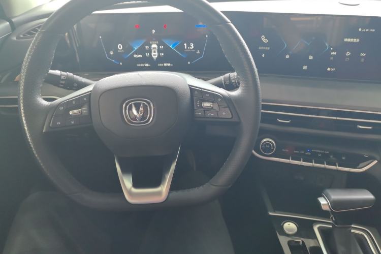 Used CHANGAN Eado 2021 PLUS Blue Whale NE 1.4T GDI DCT Flagship Model Center Console