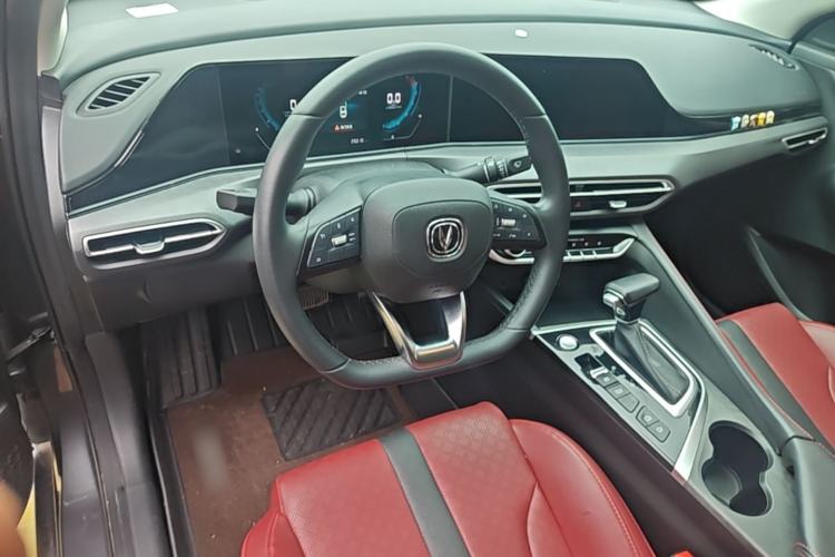 Used CHANGAN Eado 2021 PLUS Blue Whale NE 1.4T GDI DCT Prestige Model Center Console
