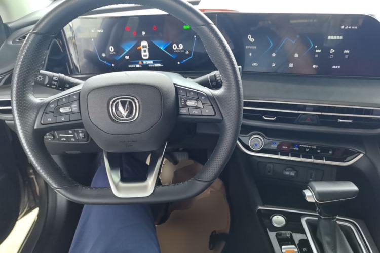 Used CHANGAN Eado 2021 PLUS Blue Whale NE 1.4T GDI DCT Flagship Model Center Console