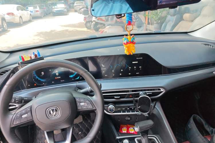 Used CHANGAN Eado 2021 PLUS Blue Whale NE 1.4T GDI DCT Prestige Model Center Console
