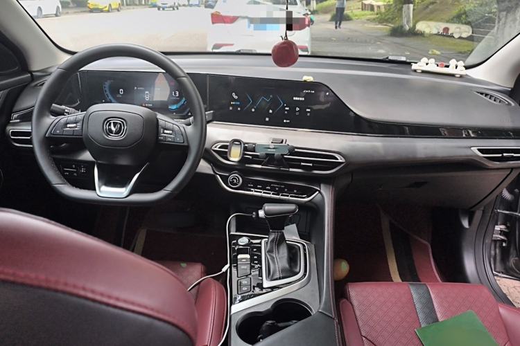 Used CHANGAN Eado 2021 PLUS Blue Whale NE 1.4T GDI DCT Prestige Model Center Console