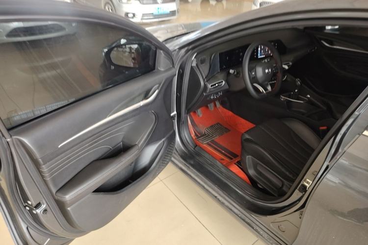Used CHANGAN Eado 2021 PLUS 1.6L GDI Manual Elite Model Driver Seat