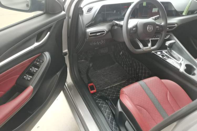 Used CHANGAN Eado 2021 PLUS Blue Whale NE 1.4T GDI DCT Prestige Model Driver Seat
