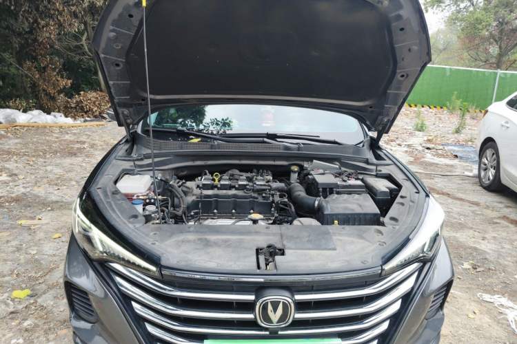 Used CHANGAN Eado 2021 PLUS 1.6L GDI Manual Luxury Model Engine Bay