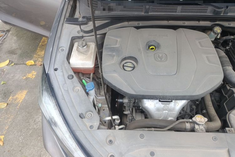 Used CHANGAN Eado 2021 PLUS 1.6L GDI Manual Luxury Model Engine Bay Right