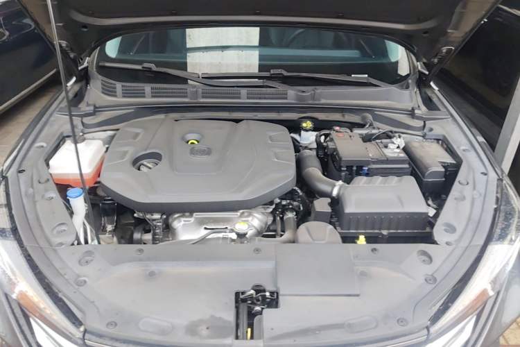 Used CHANGAN Eado 2021 PLUS 1.6L GDI Manual Luxury Model Engine Bay