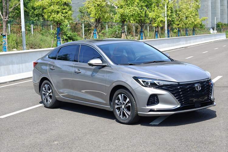 Used CHANGAN Eado 2021 PLUS Blue Whale NE 1.4T GDI DCT Prestige Model Exterior 3