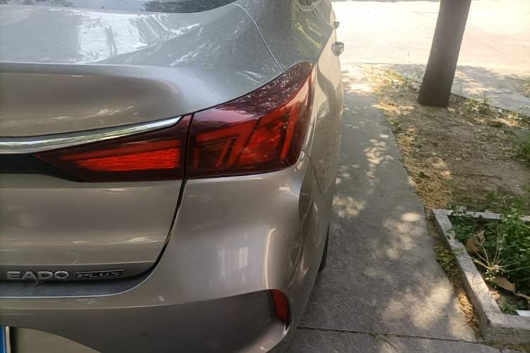 Used CHANGAN Eado 2021 PLUS 1.6L GDI CVT Elite Model Exterior 3