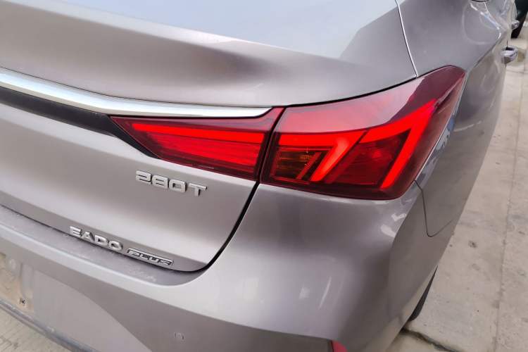 Used CHANGAN Eado 2021 PLUS Blue Whale NE 1.4T GDI DCT Flagship Model Exterior 3