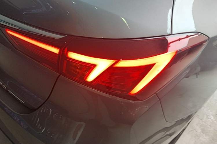 Used CHANGAN Eado 2021 PLUS 1.6L GDI Manual Elite Model Exterior 3