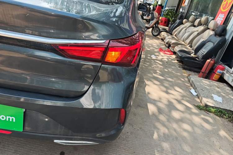 Used CHANGAN Eado 2021 PLUS Blue Whale NE 1.4T GDI DCT Prestige Model Exterior 3