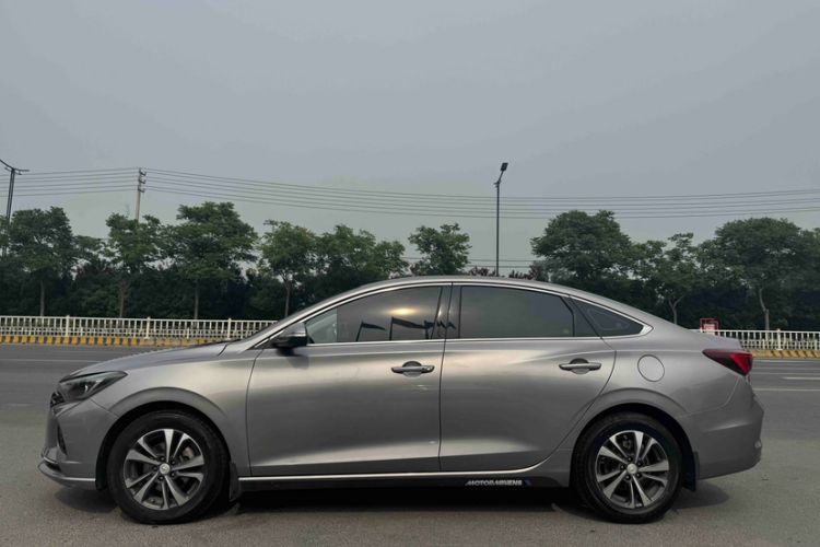 Used CHANGAN Eado 2021 PLUS Blue Whale NE 1.4T GDI DCT Prestige Model Exterior 4