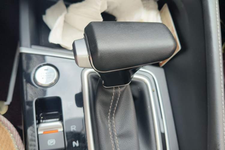 Used CHANGAN Eado 2021 PLUS Blue Whale NE 1.4T GDI DCT Prestige Model Gear Lever