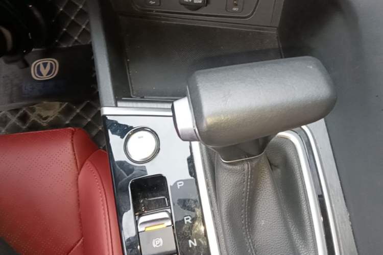 Used CHANGAN Eado 2021 PLUS Blue Whale NE 1.4T GDI DCT Flagship Model Gear Lever