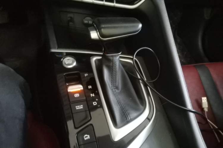 Used CHANGAN Eado 2021 PLUS Blue Whale NE 1.4T GDI DCT Flagship Model Gear Lever