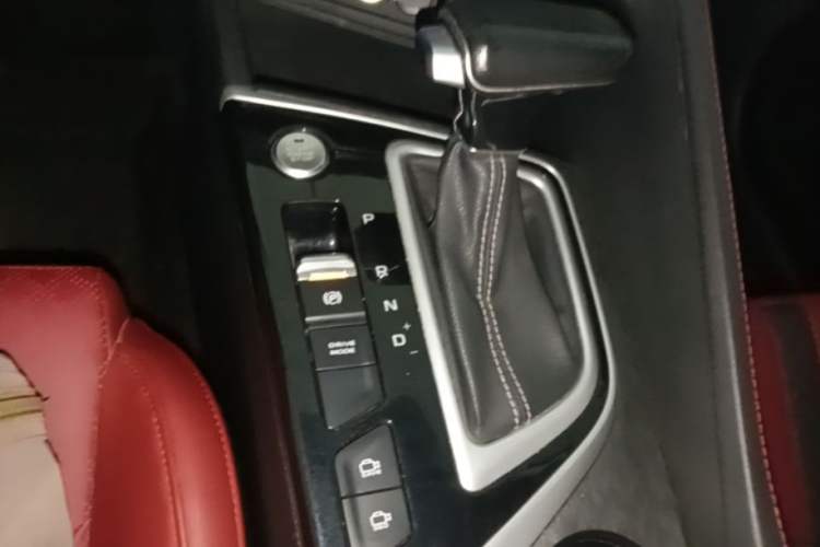 Used CHANGAN Eado 2021 PLUS Blue Whale NE 1.4T GDI DCT Prestige Model Gear Lever