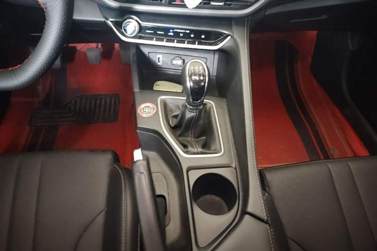 Used CHANGAN Eado 2021 PLUS 1.6L GDI Manual Elite Model Gear Lever